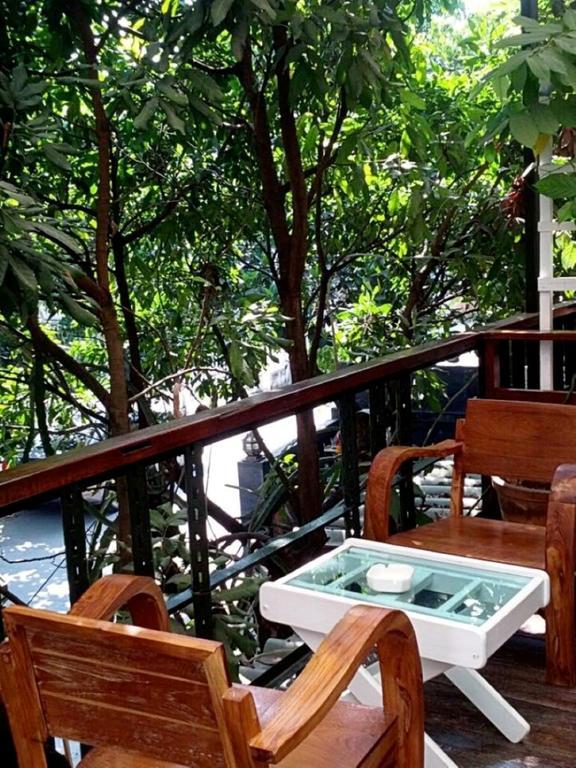The Old Car Guesthouse Chiang Mai Esterno foto
